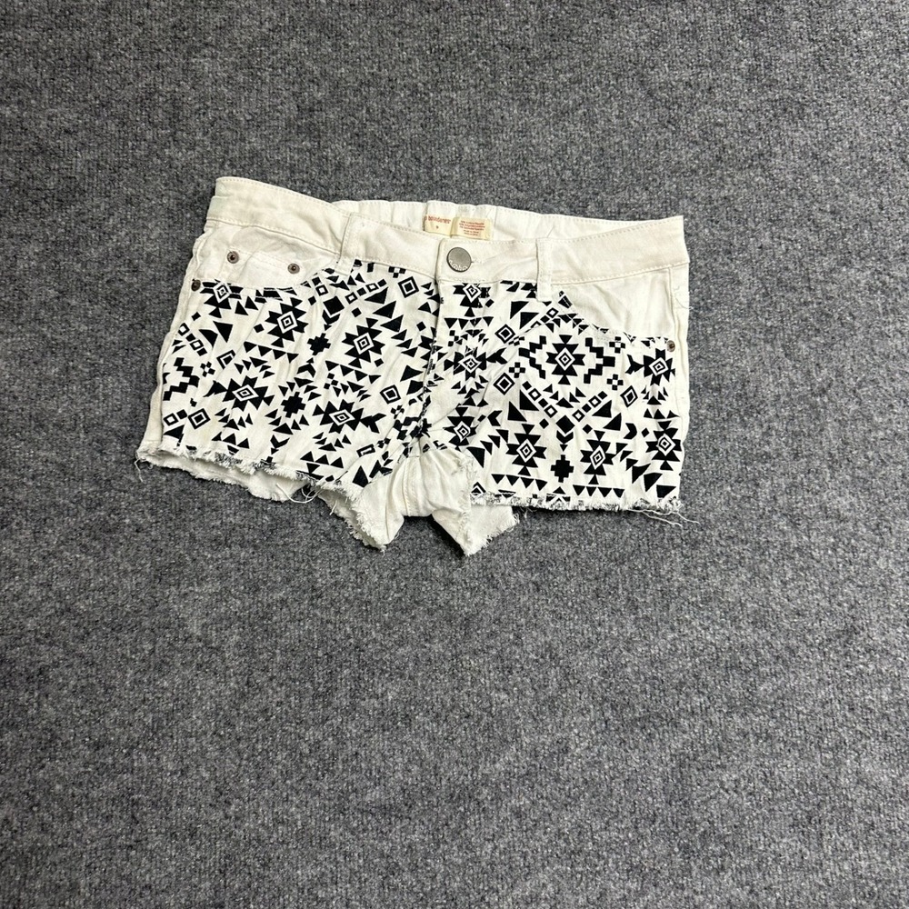 No Boundaries Shorts Womens Size 9 White Geometric Tribal Print Raw Hem Cotton